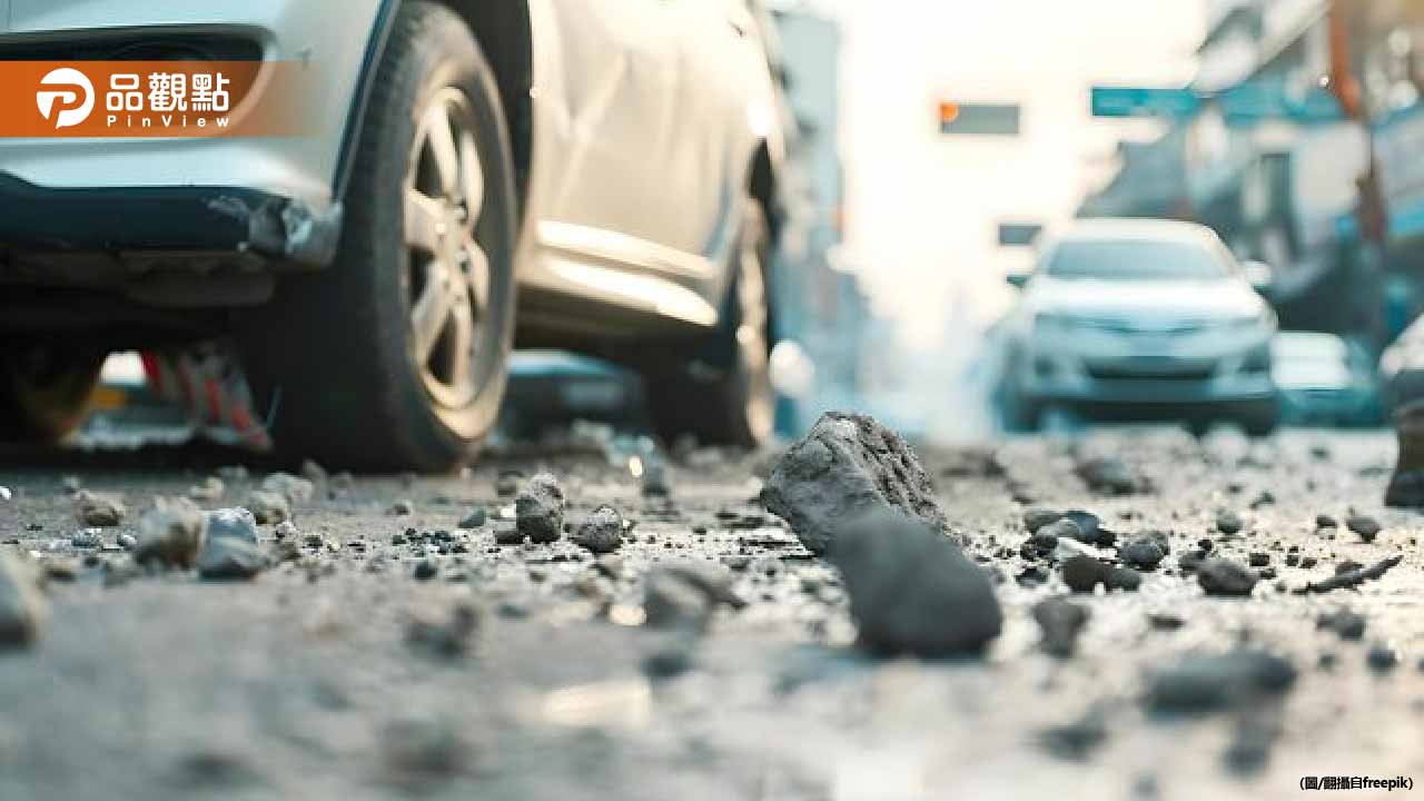 台中北屯驚悚車禍！轎車路口撞飛2機車 62歲男騎士慘死