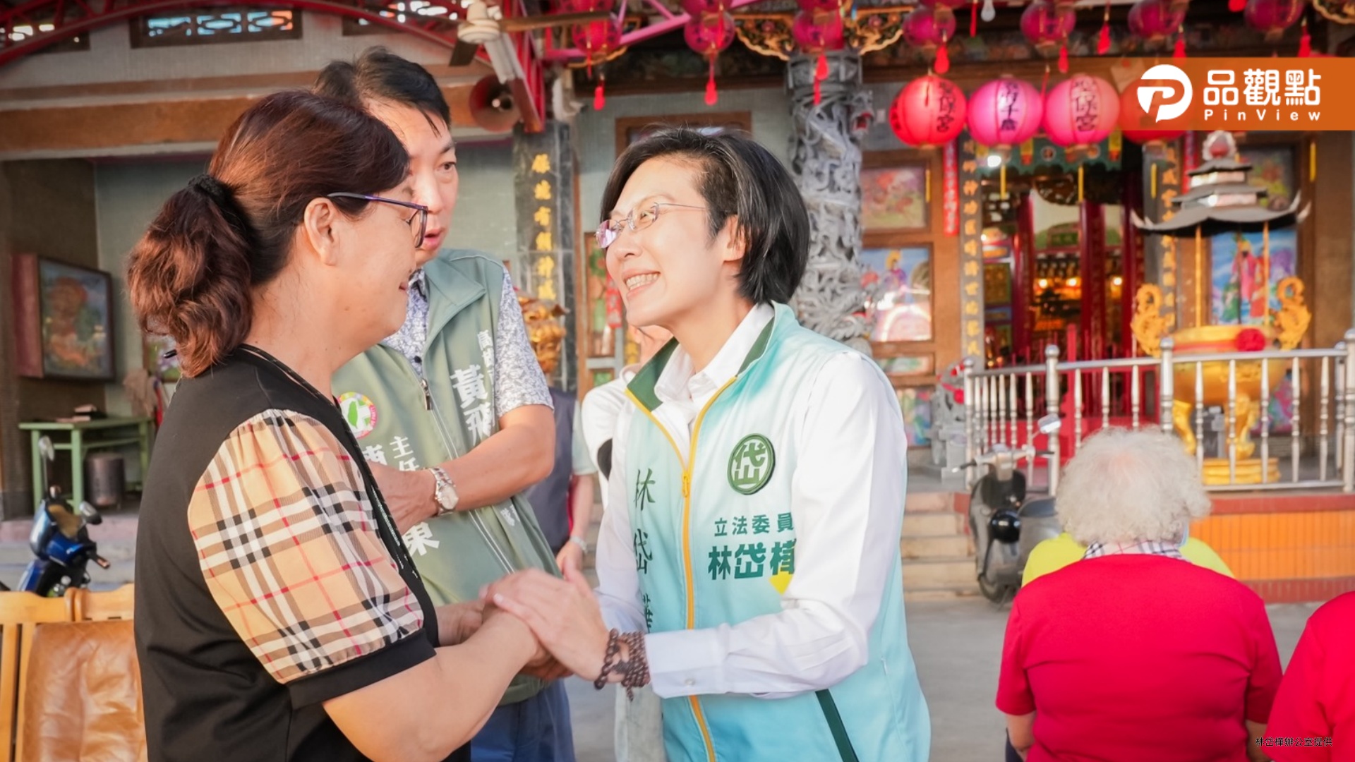 走進庄頭聽民聲　林岱樺走訪宮廟為高雄祈福、勾勒市政藍圖