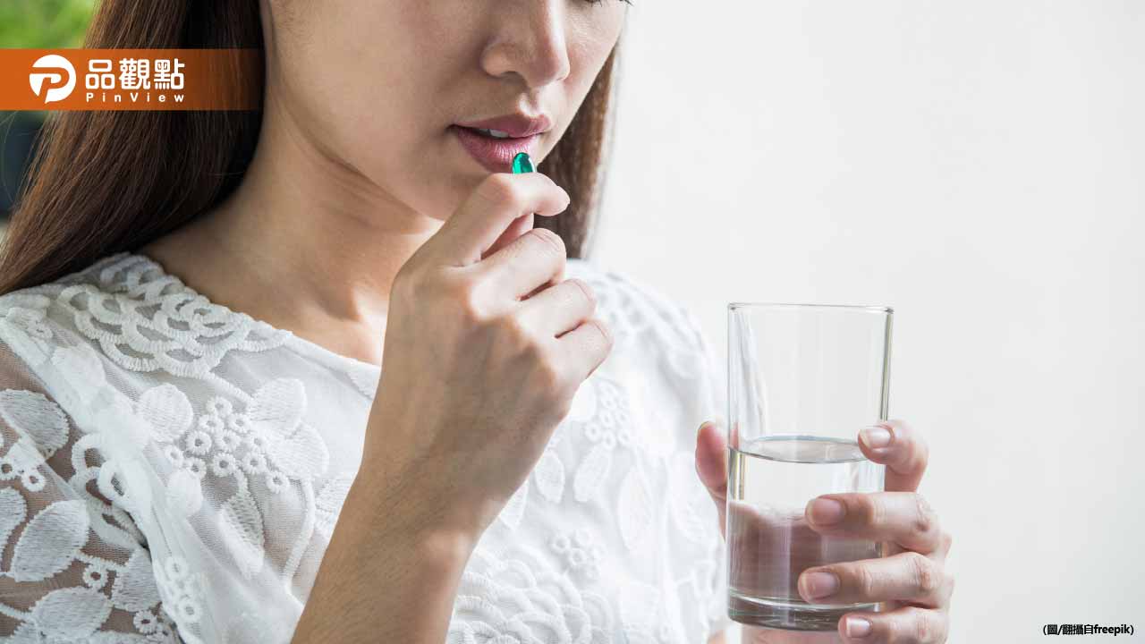 吃藥千萬別只喝一口水！藥師警告恐釀食道潰瘍