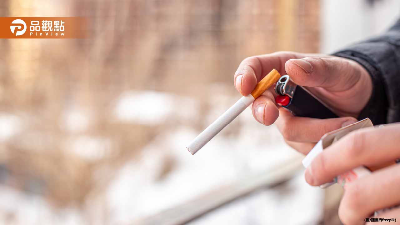 快戒菸！陽台抽菸根本沒用！醫揭「二手菸超黏毒性」95%童手染尼古丁