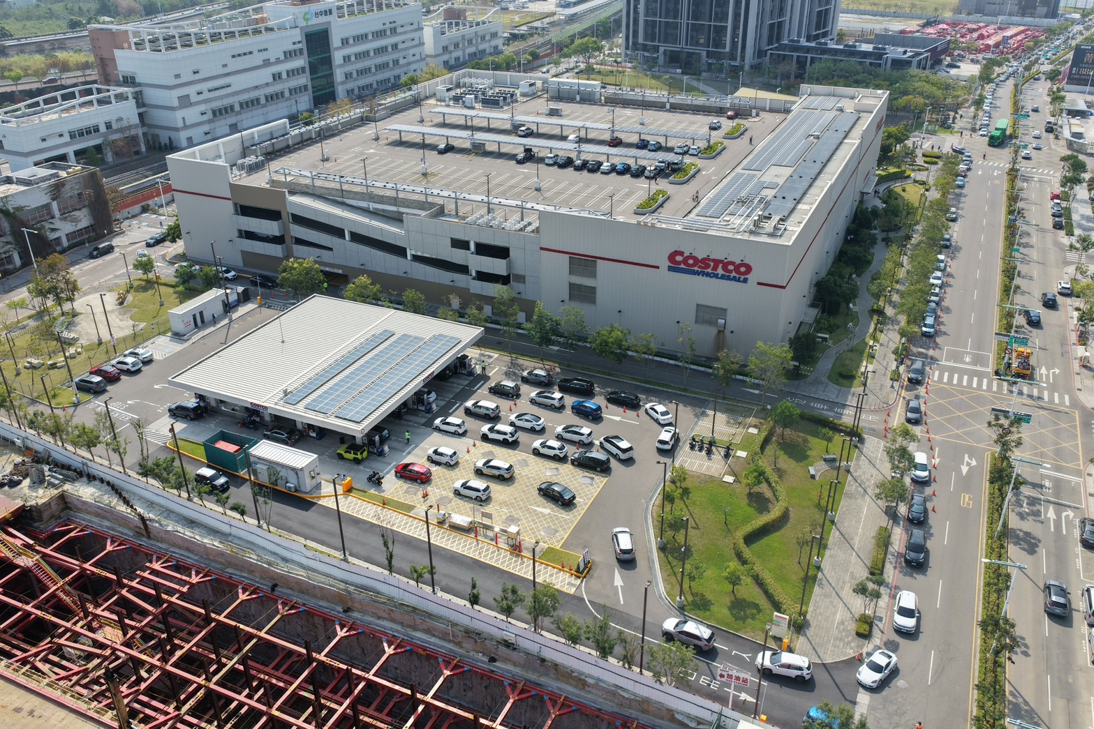 國際油價大漲　好市多加油站成省錢新寵　加一次省逾200元