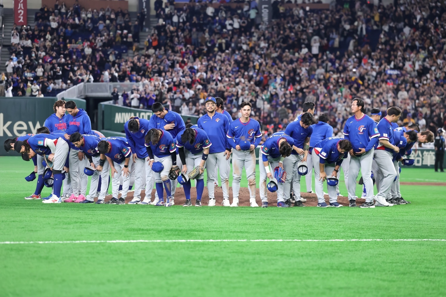 中華隊WBC首度擊敗韓國！延長10局陳傑憲帶傷跑回致勝分