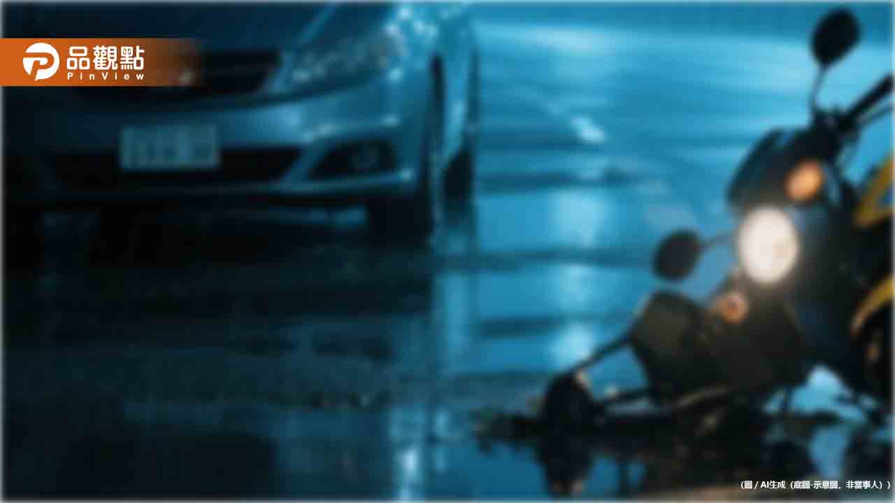 機車騎士雨天騎台64線！自撞護欄再撞同向汽車 命危搶救中