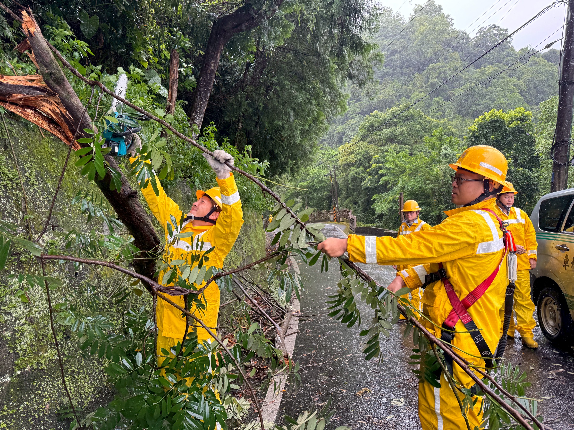 巴威颱風襲台一度停電逾15萬戶！集中這些區域　台電啟動跨區搶修