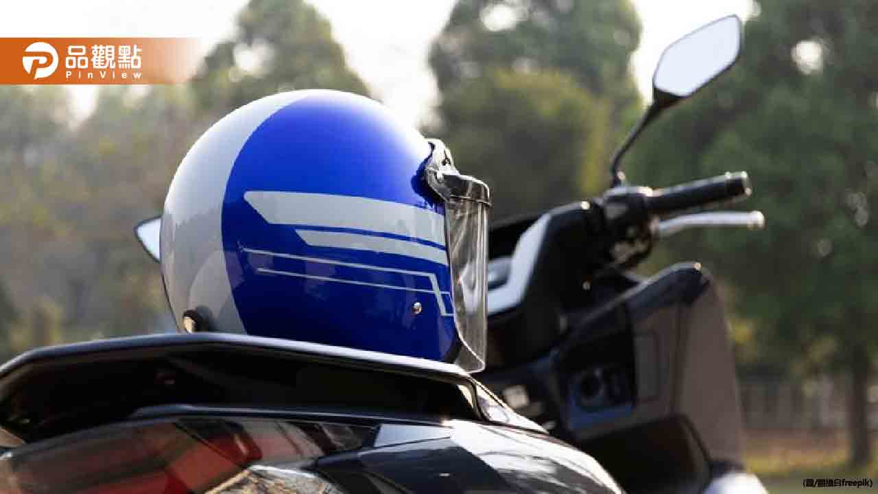 他坐機車後座等早餐卻遭罰2萬4！被認定無照駕駛