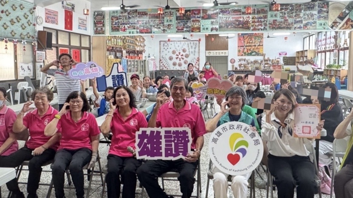 企業公益帶弱勢兒少走讀高雄  40名學童體驗漯底山南寮海岸